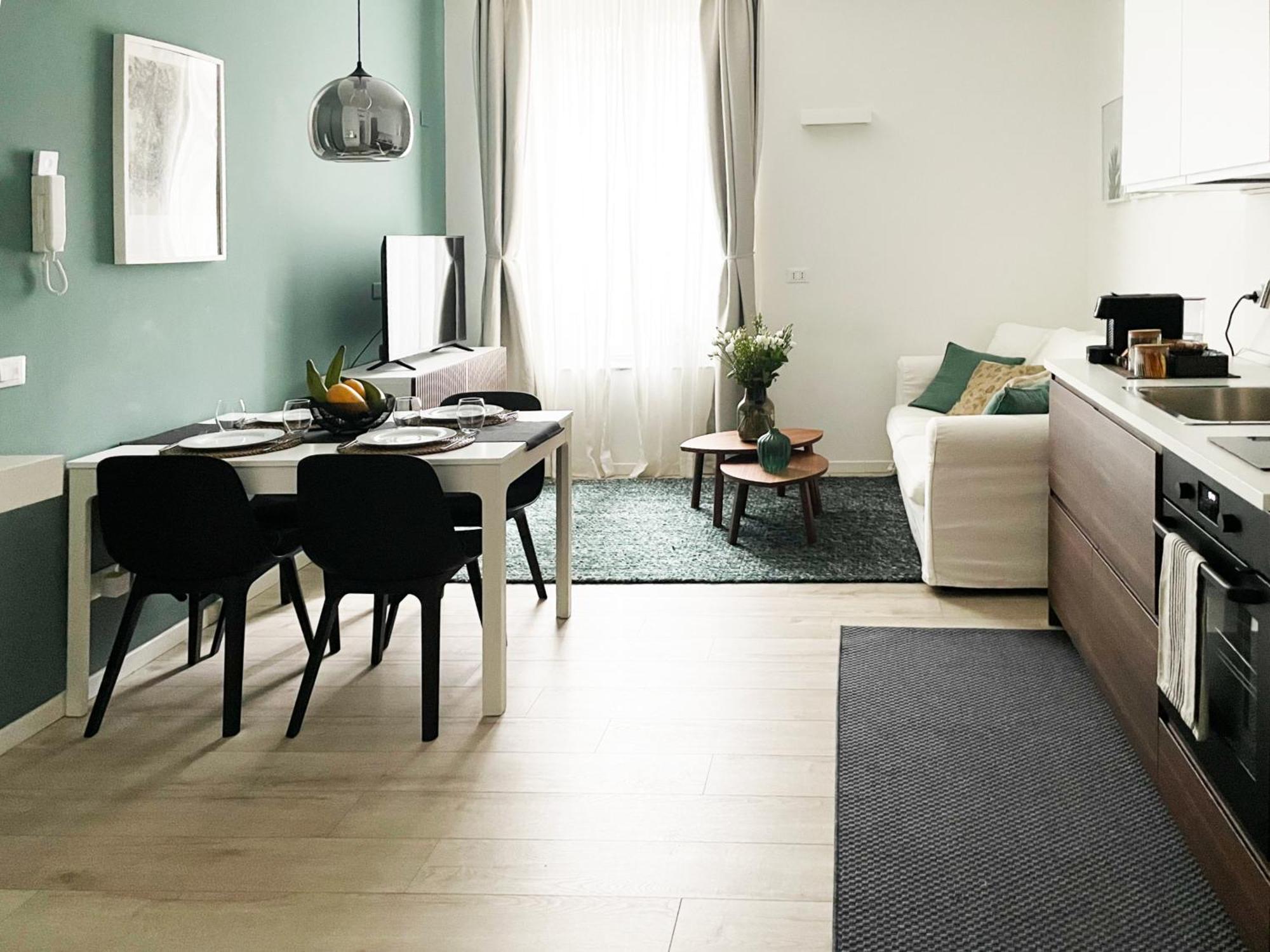 Cozy And Quiet In Isola District Apartment
