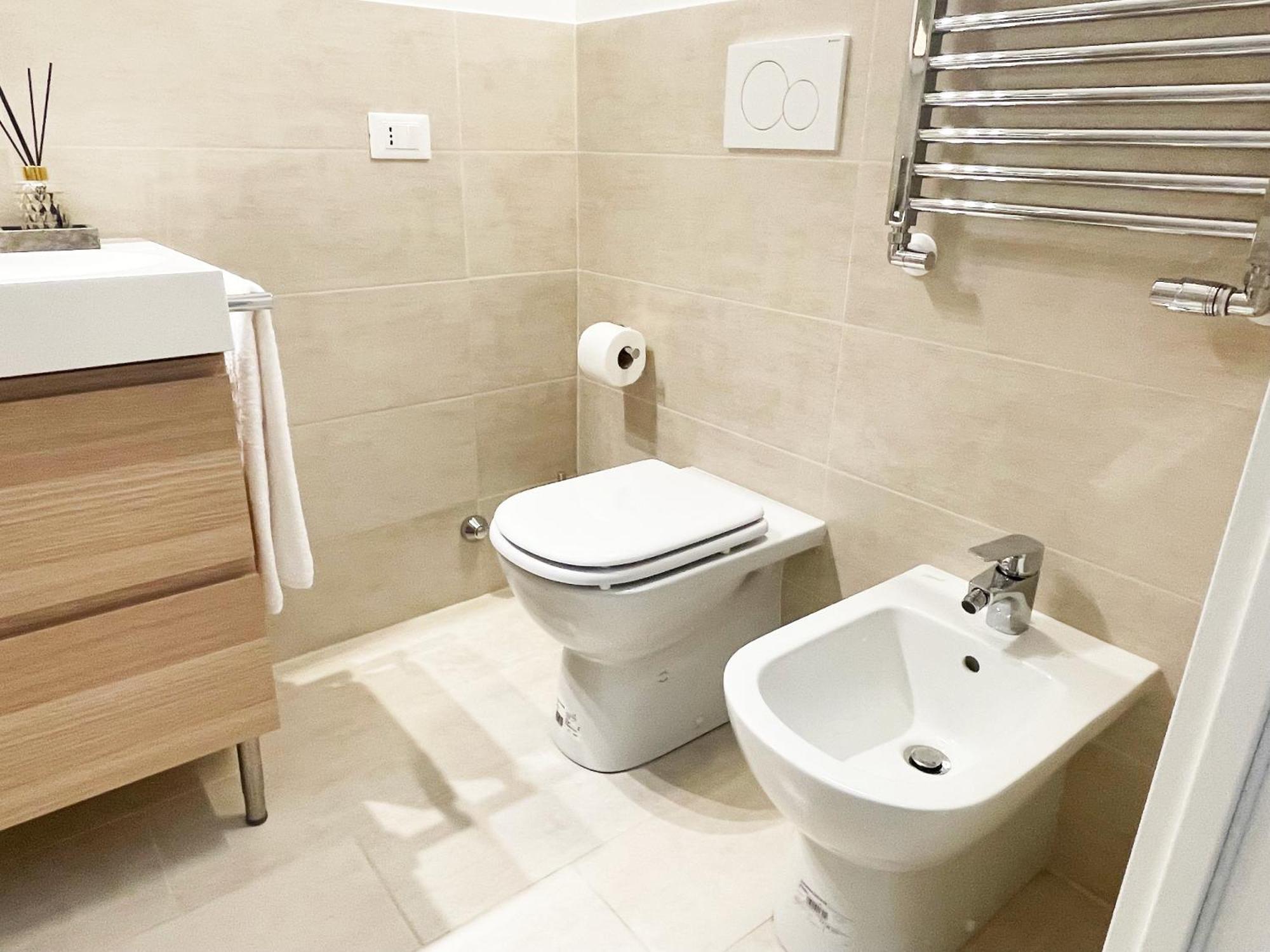 Cozy And Quiet In Isola District Apartment Milan